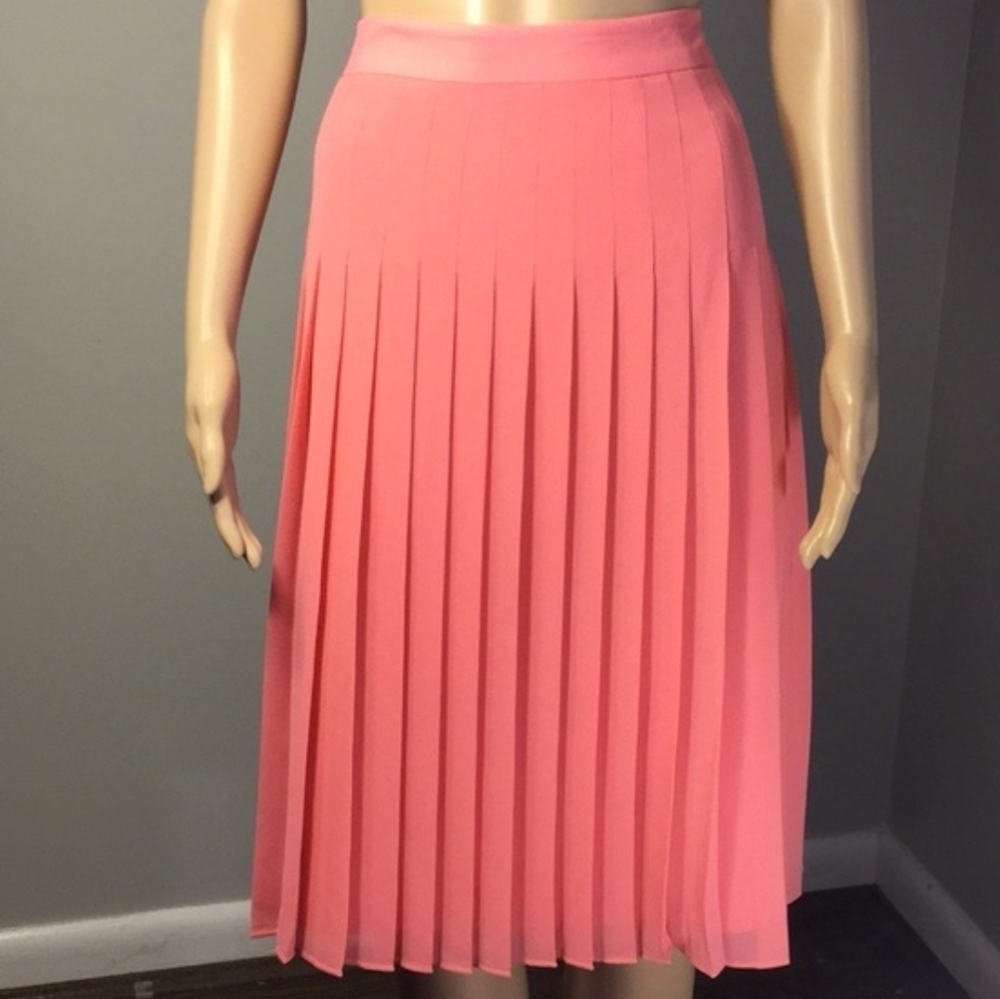 NWT Ann Taylor Women's Pleated Vibrant Coral Skirt SZ 6